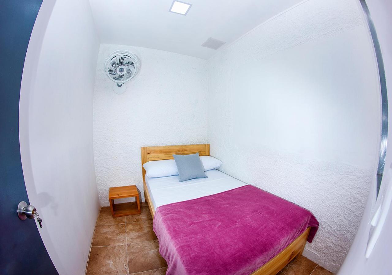 Charlie Palace Hostel Medellin Bilik gambar